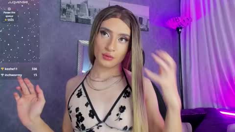 Sophie online show from March 2025 08:03:02 PM