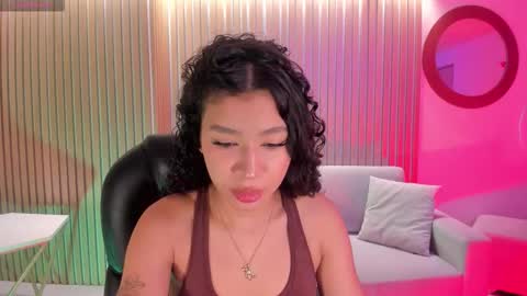 Sophie Houston online show from October 2025 03:48:01 AM