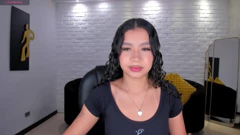 Snapshot of sophiehouston_ chatting on December 2025 04:29:02 AM Sophie Houston online show from December 2025 04:29:02 AM