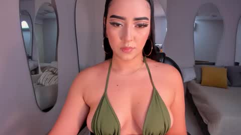 Snapshot of sophielanne chatting on March 2026 03:54:01 AM Sophie online show from March 2026 03:54:01 AM