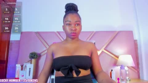 Sophie online show from November 2025 12:33:01 PM