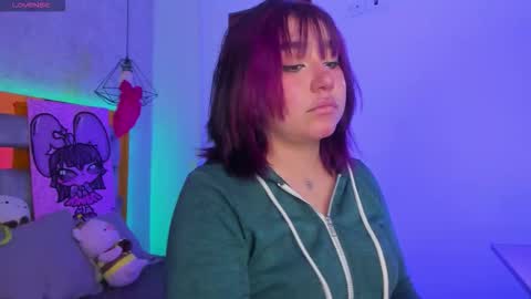   Sophie  online show from December 2025 06:37:02 PM