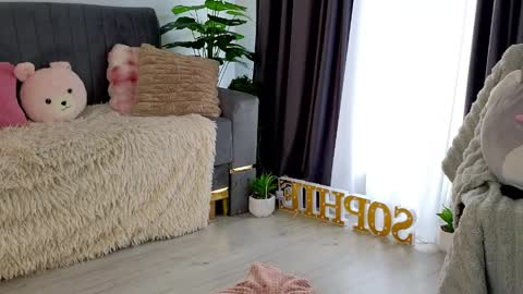 Snapshot of sophiex_belle chatting on April 2026 05:23:01 AM Sophie online show from April 2026 05:23:01 AM