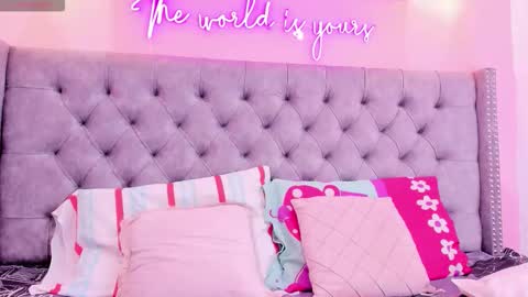 Sophii  online show from October 2025 12:28:02 PM