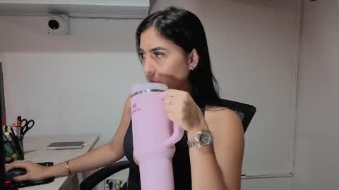 Sophiee online show from May 2026 10:44:02 PM