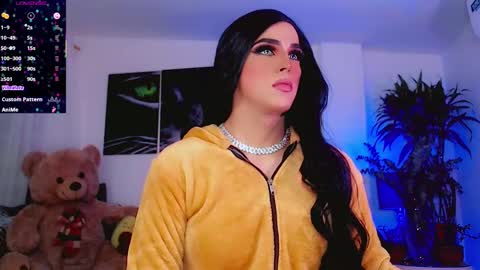 Sophie Sweet online show from September 2025 10:17:01 AM