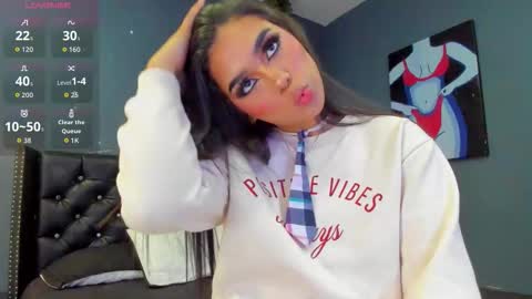 Sophie Taylor online show from November 2025 11:26:02 PM