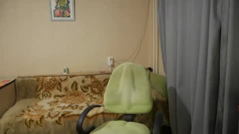 Snapshot of sophilorens chatting on December 2024 05:37:02 PM Sophi online show from December 2024 05:37:02 PM