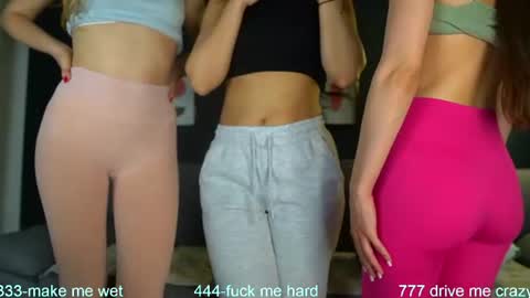 Snapshot of sophydiva chatting on June 2026 05:28:01 AM Sophydiva online show from June 2026 05:28:01 AM