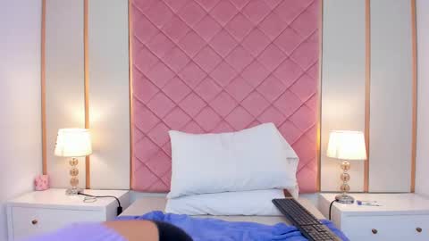 Snapshot of sopphiaa_payton chatting on February 2025 06:48:02 PM Sophie online show from February 2025 06:48:02 PM