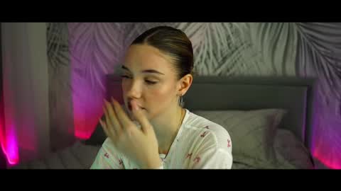 sylene online show from December 2025 03:39:02 PM