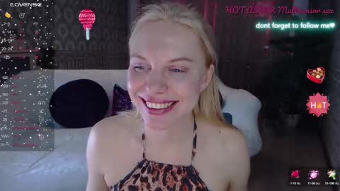 Lisa online show from September 2025 02:11:01 AM