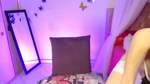 Snapshot of soulmate_aura chatting on April 2026 03:37:02 AM Soul Aura online show from April 2026 03:37:02 AM