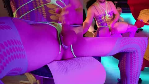 Snapshot of soundingslutslave chatting on November 2025 06:33:02 AM soundingslutslave online show from November 2025 06:33:02 AM