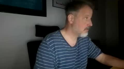 Snapshot of soundshark1974 chatting on April 2026 08:25:02 PM Soundshark online show from April 2026 08:25:02 PM