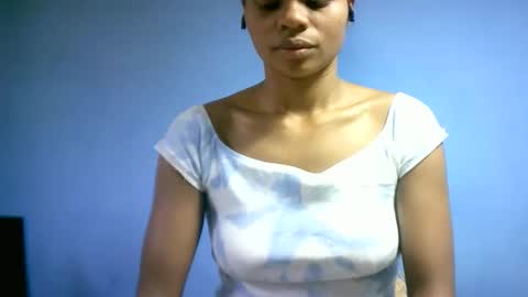 Snapshot of sourayaa chatting on April 2026 06:00:02 AM sourayaa online show from April 2026 06:00:02 AM