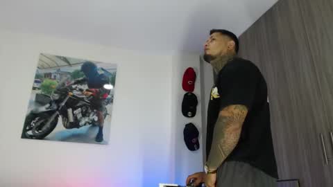 soy_apolo online show from November 2025 04:29:02 PM