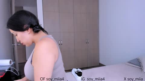 Snapshot of soy_miia chatting on January 2025 10:45:01 PM MIA online show from January 2025 10:45:01 PM