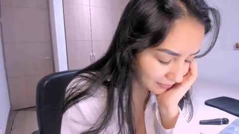 Snapshot of soy_miia chatting on February 2025 11:14:02 PM MIA online show from February 2025 11:14:02 PM