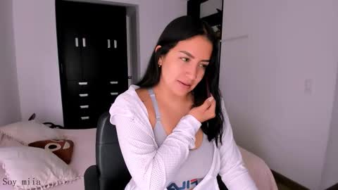 Snapshot of soy_miia chatting on March 2025 07:18:01 PM MIA online show from March 2025 07:18:01 PM