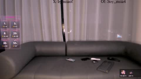 Snapshot of soy_miia chatting on October 2025 12:13:01 AM MIA online show from October 2025 12:13:01 AM