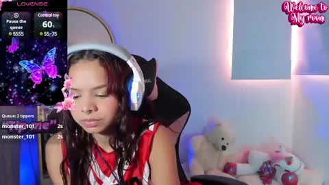 Snapshot of soy_sheila chatting on December 2024 08:58:01 PM sheila smitt online show from December 2024 08:58:01 PM