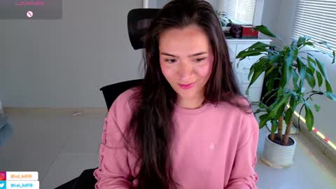 Luisa    online show from January 2025 10:06:01 PM