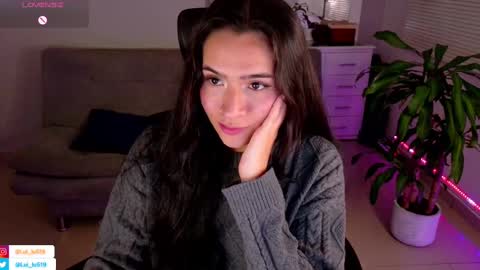 Luisa    online show from February 2025 11:24:02 PM