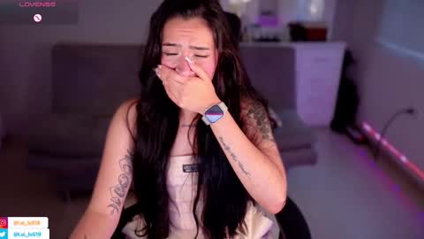 Luisa    online show from March 2025 10:38:01 PM