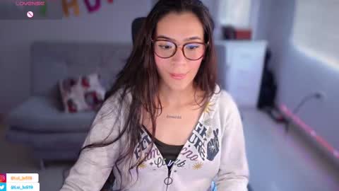Luisa    online show from March 2025 09:36:02 PM