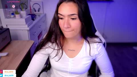 Luisa    online show from November 2025 11:26:01 PM