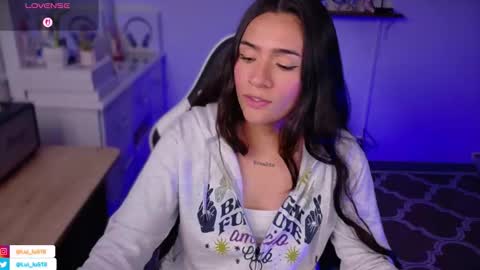 Luisa    online show from November 2025 11:26:01 PM