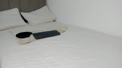 Instagram Soyamandaa  1 online show from April 2026 11:36:01 PM