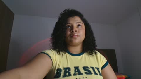 Snapshot of soynerea chatting on April 2026 02:10:01 AM online show from April 2026 02:10:01 AM