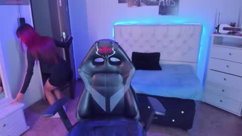      online show from September 2025 12:25:01 AM