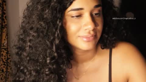 Snapshot of soytropicalfruit chatting on November 2025 04:23:02 AM You want to talk to me more personal follow me in My Channel VIP 50 the discount online show from November 2025 04:23:02 AM