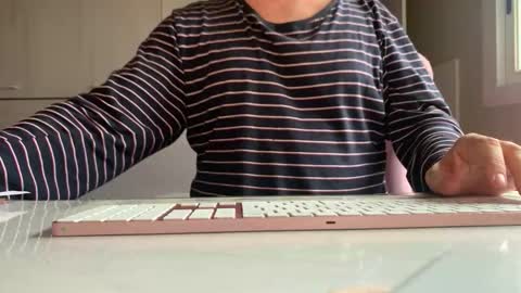 Snapshot of spa_eng chatting on February 2026 08:35:01 AM SPA ENG online show from February 2026 08:35:01 AM