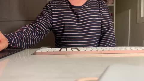 Snapshot of spa_eng chatting on March 2026 05:42:01 AM SPA ENG online show from March 2026 05:42:01 AM