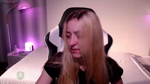 Snapshot of space_danger chatting on December 2025 06:17:02 AM space danger online show from December 2025 06:17:02 AM