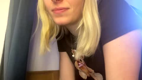 Spacegirl online show from December 2024 03:37:02 PM