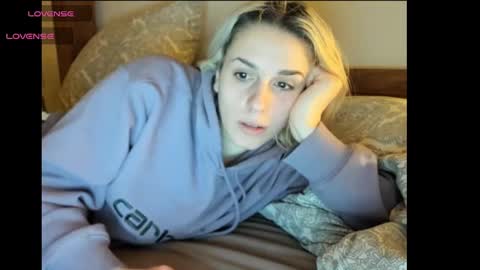 Spacegirl online show from January 2025 09:31:01 PM