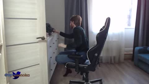 Snapshot of spaisenok chatting on December 2024 10:19:02 AM Mike online show from December 2024 10:19:02 AM