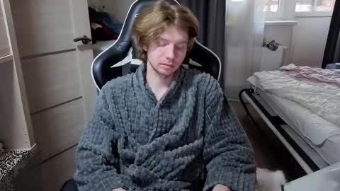 Snapshot of spaisenok chatting on September 2025 02:49:02 PM Mike online show from September 2025 02:49:02 PM