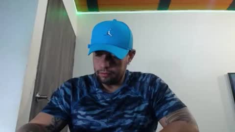 Snapshot of spartacus_cam chatting on February 2025 05:20:01 AM online show from February 2025 05:20:01 AM