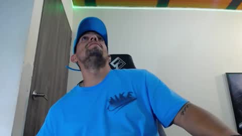 Snapshot of spartacus_cam chatting on February 2025 06:07:01 AM online show from February 2025 06:07:01 AM