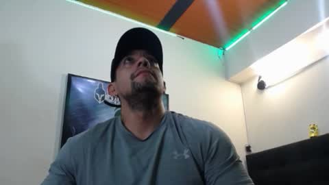 Snapshot of spartacus_cam chatting on September 2025 07:08:01 AM online show from September 2025 07:08:01 AM