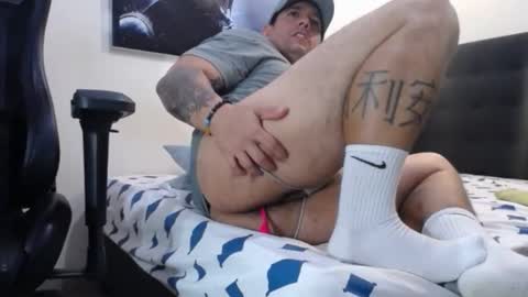 Snapshot of spartacus_cam chatting on October 2025 06:04:02 AM online show from October 2025 06:04:02 AM