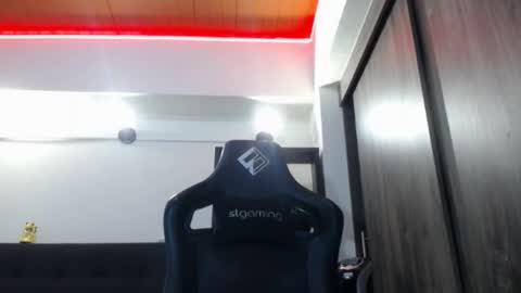     online show from May 2026 05:26:01 AM