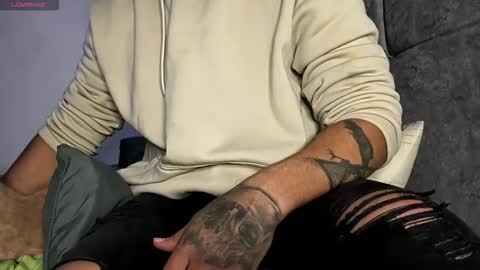 spartan_knight16 online show from October 2025 10:33:02 PM