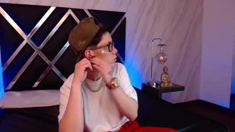 spencerm_ online show from December 2025 07:54:02 PM